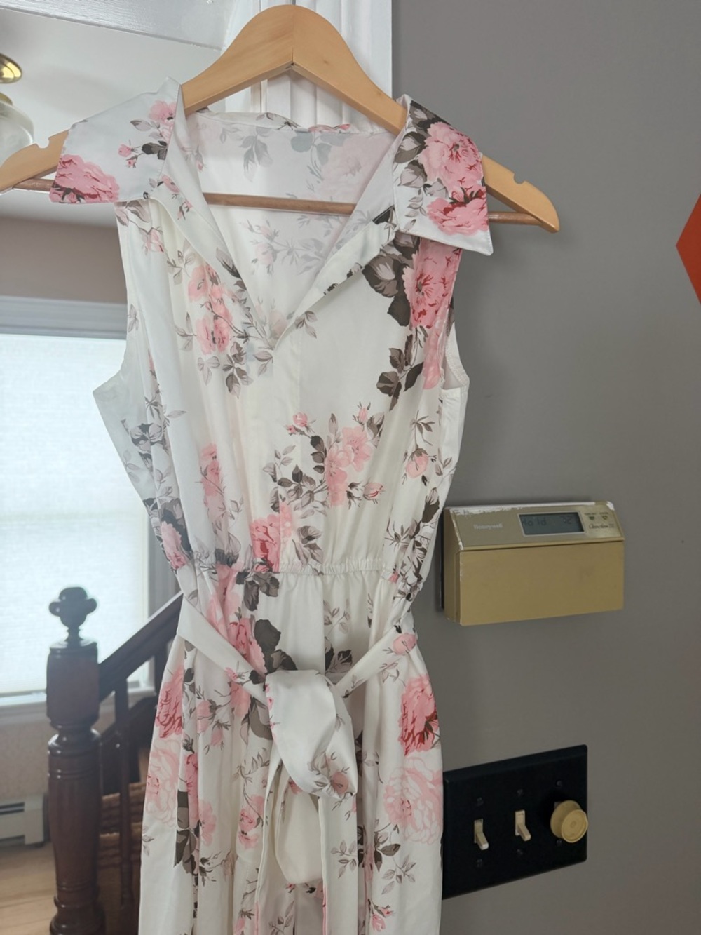 Beautiful Easter dress Floral Sleeveless Tie-Waist Midi Dress - Cream with Pink